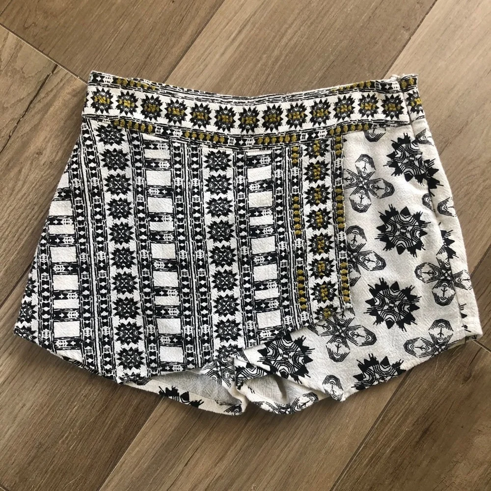FREE PEOPLE Skort Shorts Tribal Aztec Black Cream